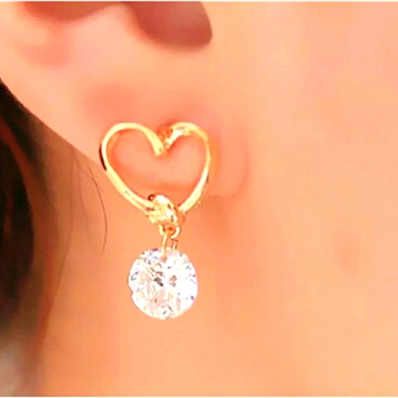 NWT Gold Heart with Dangling Crystal Earrings - Picture 1 of 4